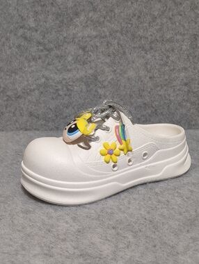 Miniso discontinued powerpuff girls slip on Eva White Women's shoes Size 7